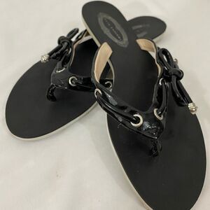 Elie Tahari Black Patent Bow Flip Flops